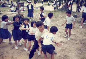 七十至八十年代志莲小学学生之户外活动