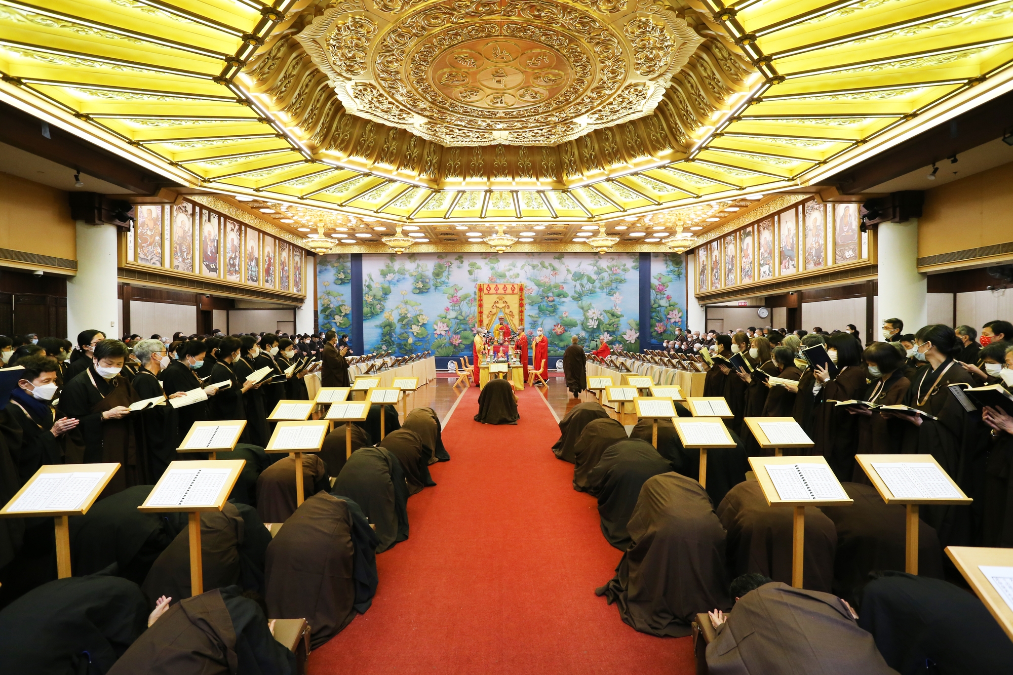 盂兰法会施放瑜珈焰口
