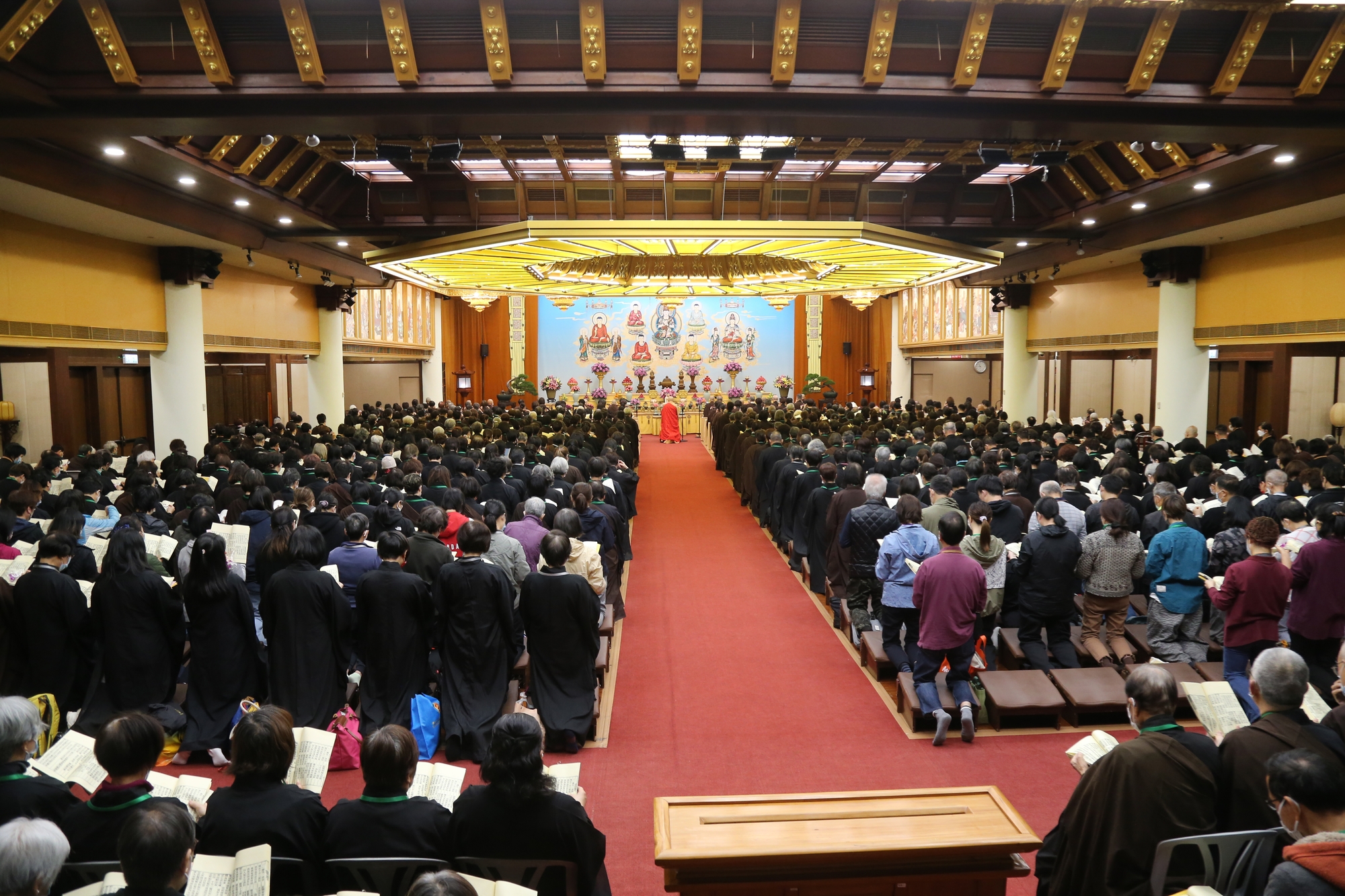 礼慈悲三昧水忏法会仪式中
